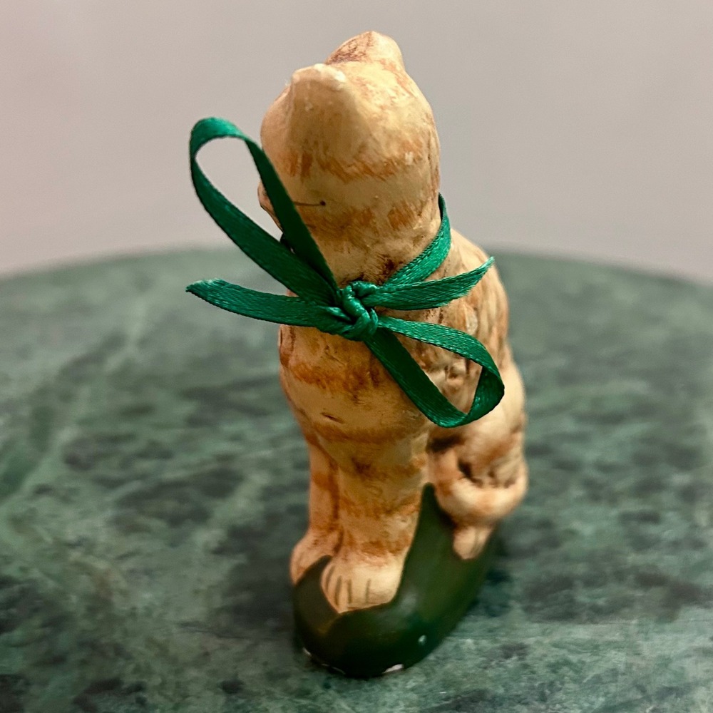 Vintage Style Orange Tabby Cat Figurine 3" Hand Painted with Green Ribbon Bow - Picture 5 of 7